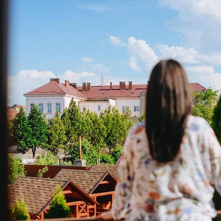 U Anity Hotel Uzhhorod Luaran gambar
