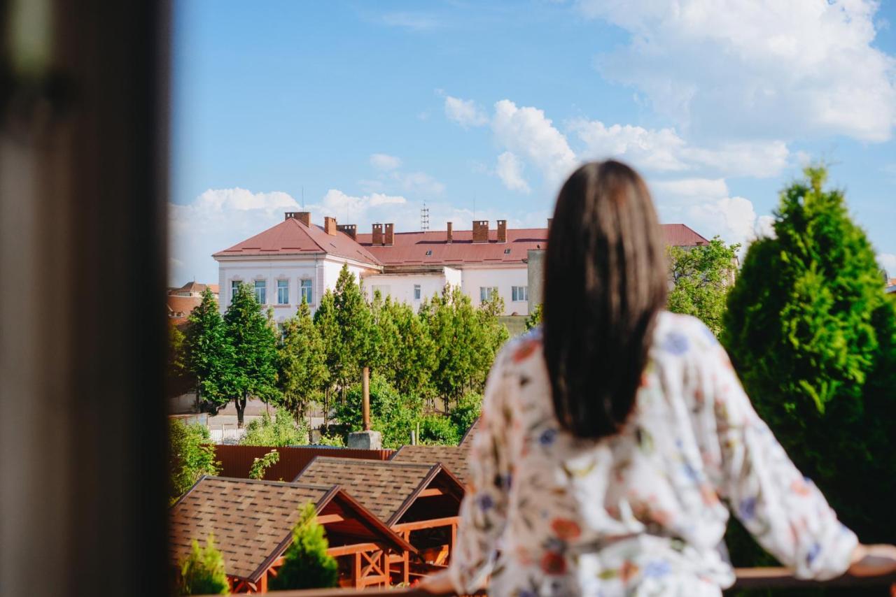 U Anity Hotel Uzhhorod Luaran gambar