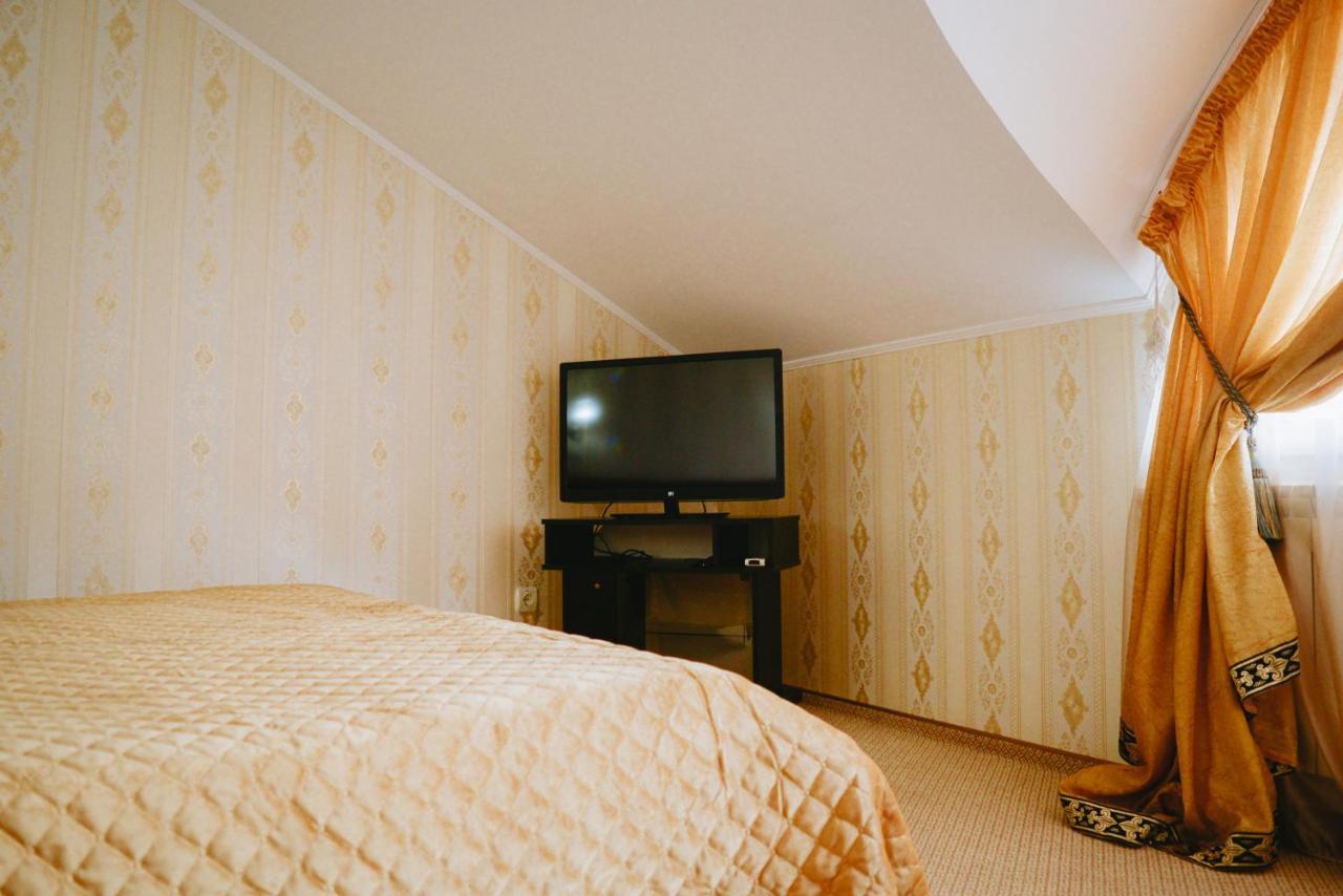 U Anity Hotel Uzhhorod Luaran gambar
