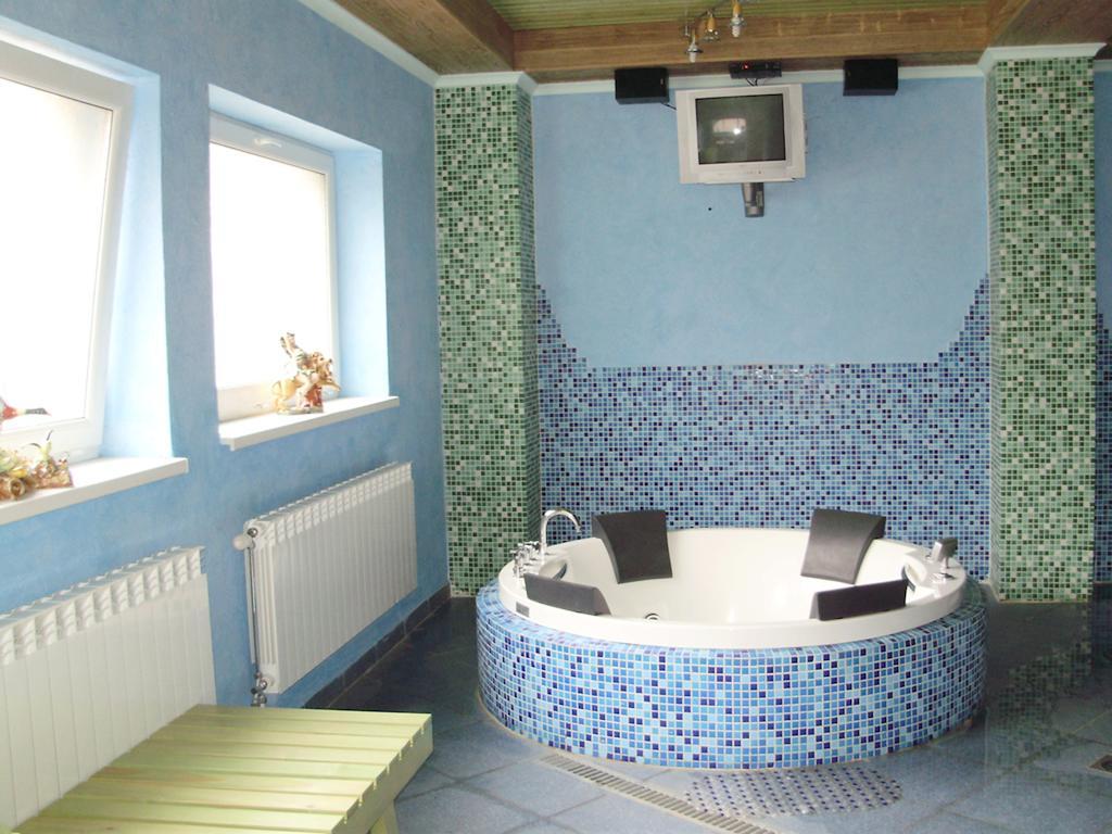 U Anity Hotel Uzhhorod Luaran gambar