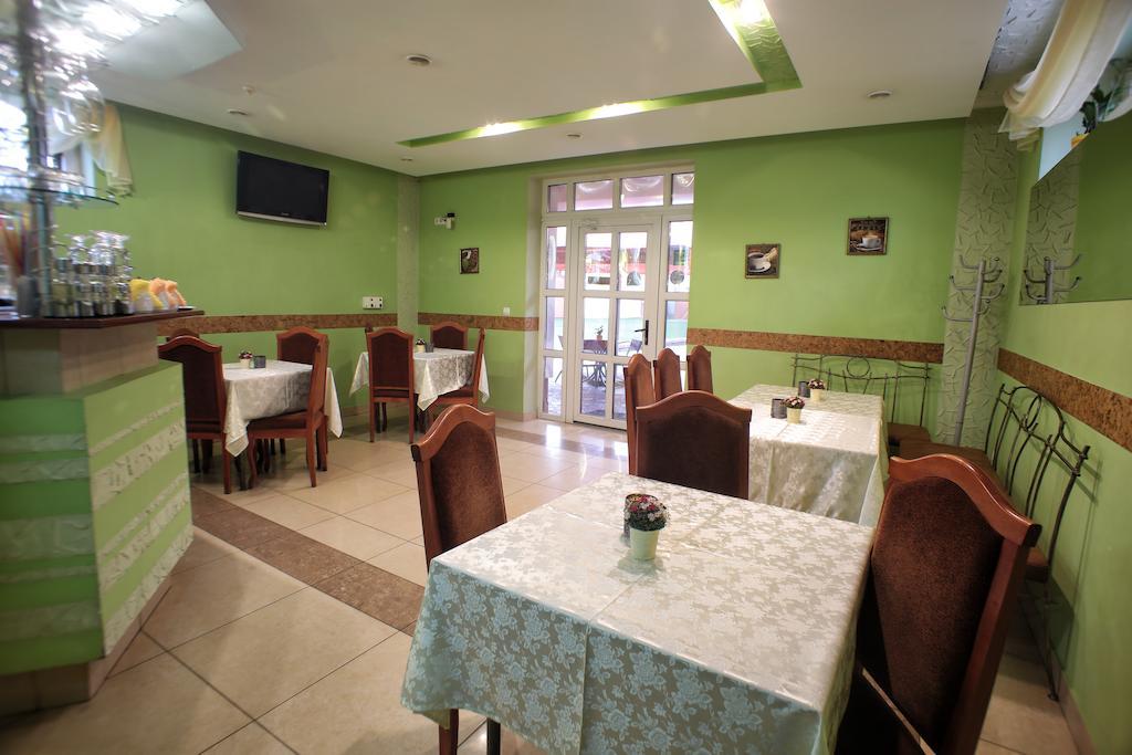 U Anity Hotel Uzhhorod Luaran gambar